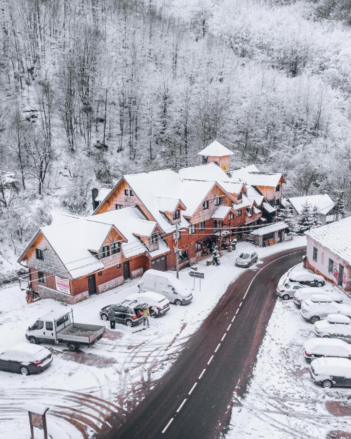 Apartman Pustolov - Stara Planina Crni Vrh Bagian luar foto